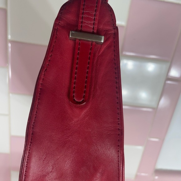 Red Shoulder Bag - Picture 8 of 12